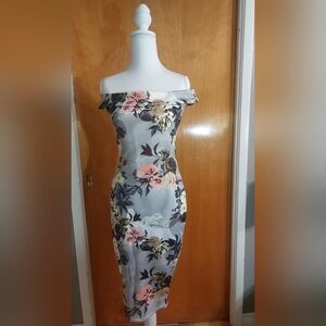 Floral print superstrech off the shoulder neckline midi dress